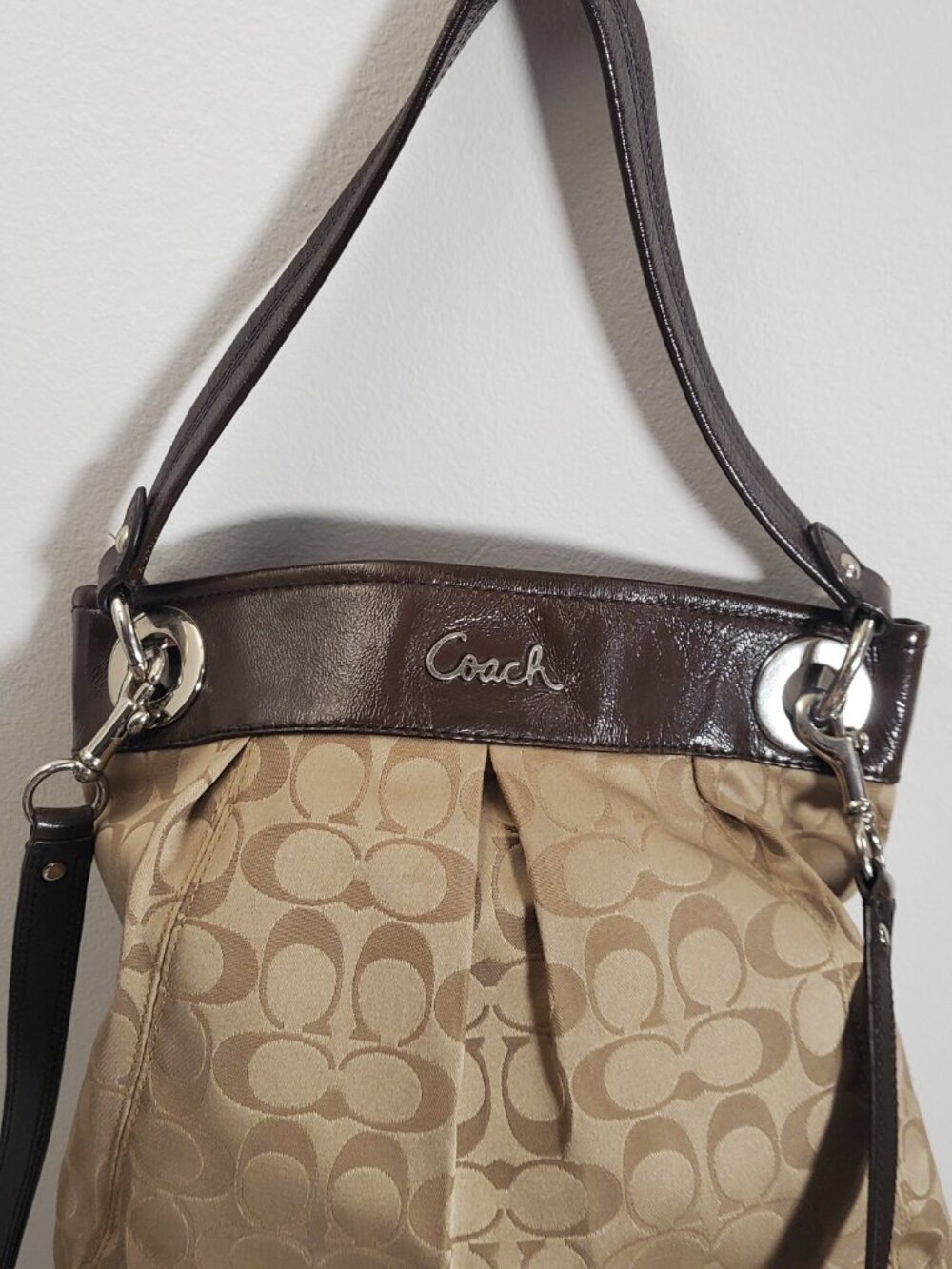 17. Coach Signature Beige Brown Hobo Shoulder - Picture 2 of 7